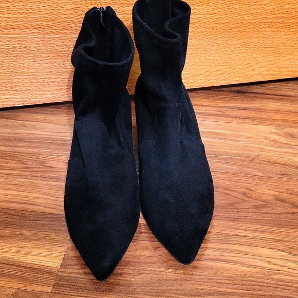 Cole Haan booties size 7.8 -8 stretch - Picture 1 of 4